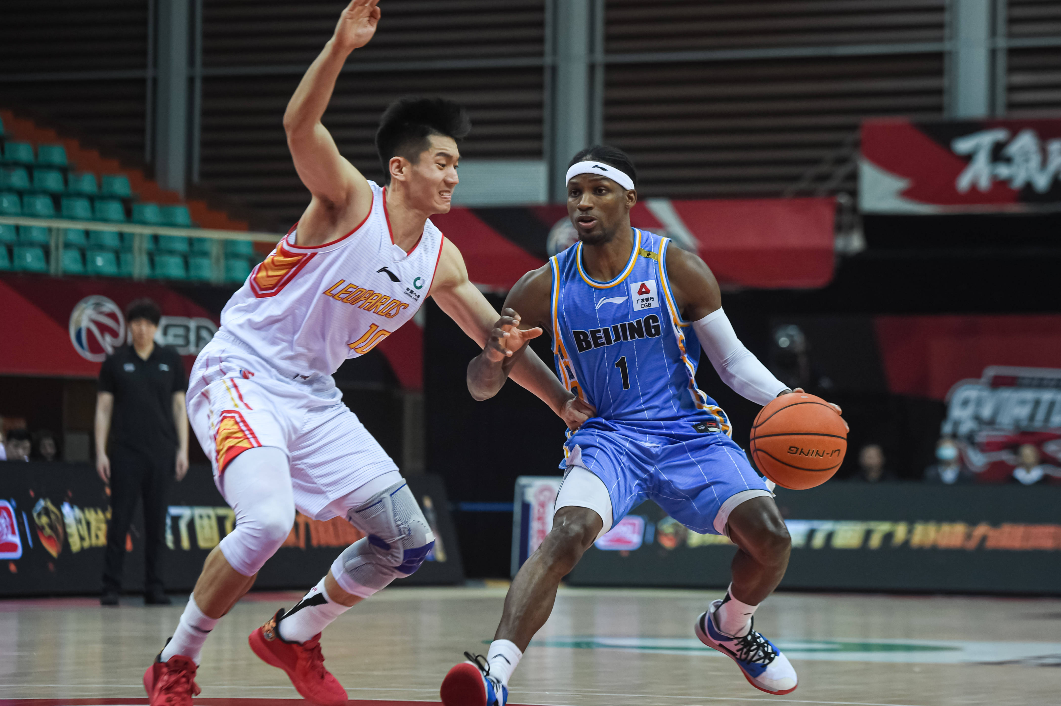 场时动情表 场时动情表